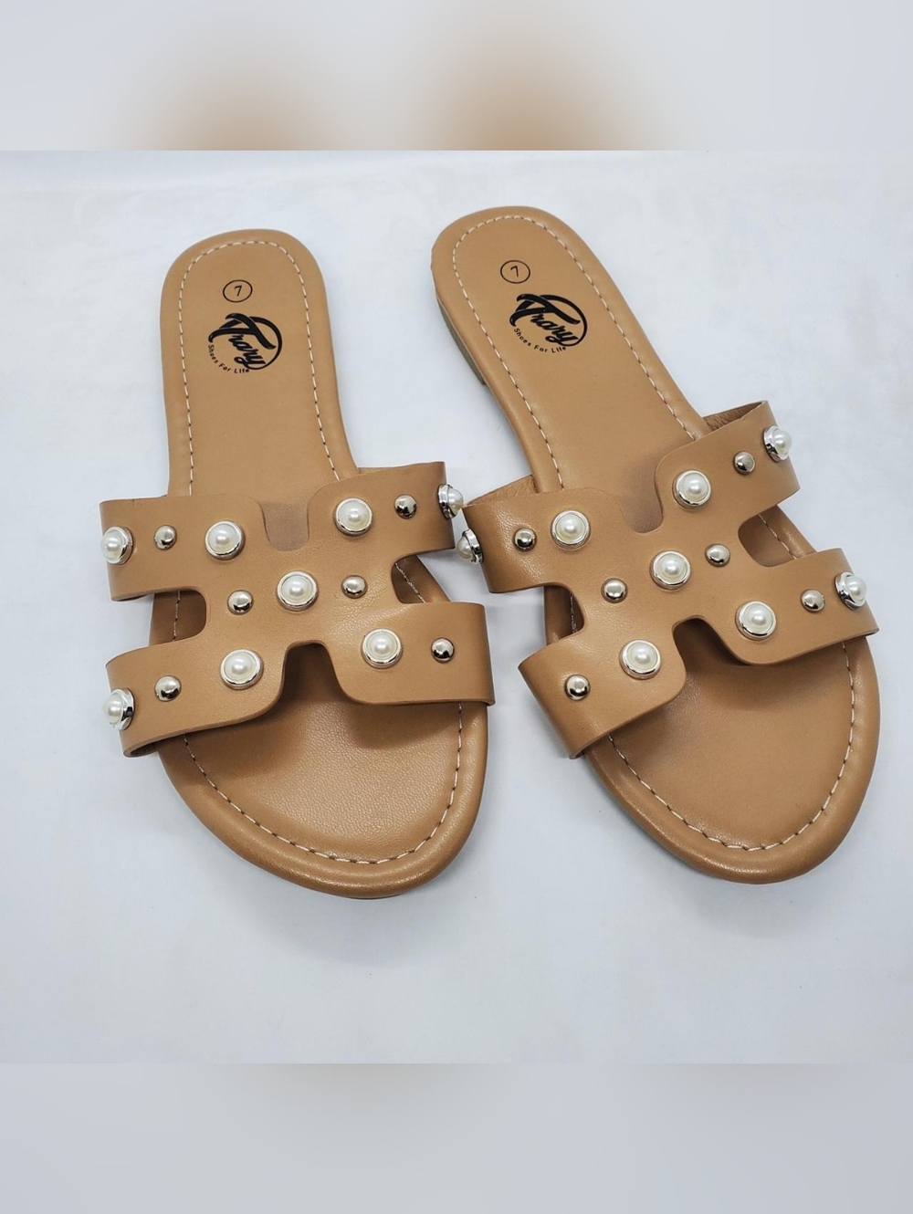 NEW Trary flats Sandals Flip Flops Shoes sz 7 Pearl Studs Women summer beige ope